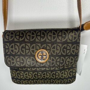 Giani Bernini Black and Tan Logo Crossbody Bag Organizer New